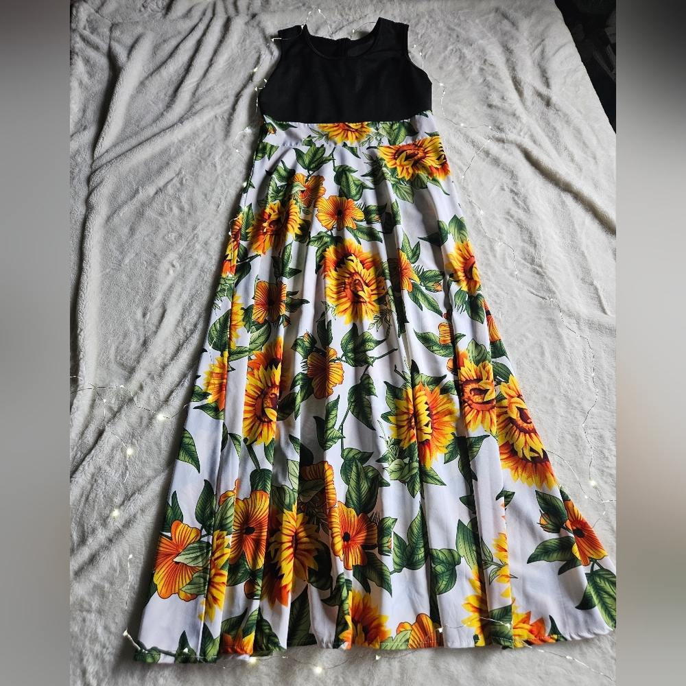 Sunflower Maxi Dress - Picture 3 of 5